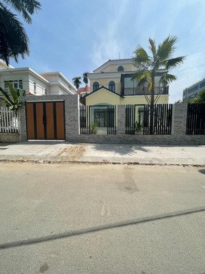 cho thuê biệt thự đẹp khủng nguyễn thượng hiền diện tích 1000m2 giá chỉ 65 triệu