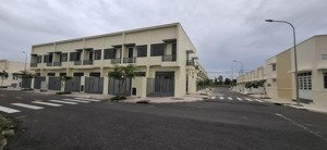 nhà phố vàng chìa khóa vào trung tâm phước đông, tây ninh