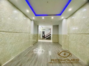 cho thuê nhà nguyên căn 1 trệt 4 lầu mới keng đường phạm văn thuận