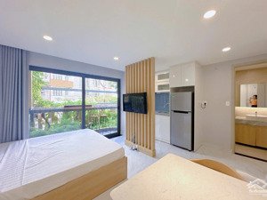 căn hộ 1pn mới 100% vừa vào nội thất - khu dân trí cao - nt sang trọng chưa qua sd
