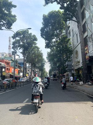 cho thuê nhà mtkd lê hồng phong p2 q10, có vỉa hè, kinh doanh tự do, giá 18tr/tháng chốt