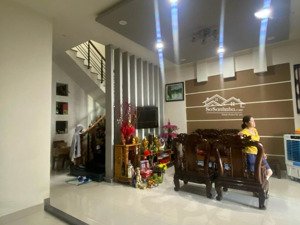bán nhà 3 tầng tặng dãy 5 phòng trọ dt khủng 323 m lô góc 3 mặt thoáng đường phan tứ ngũ hành sơn!