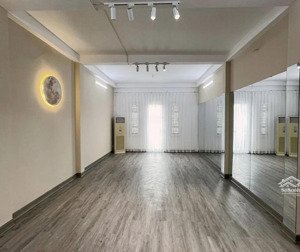 cho thuê nhà riêng 2 phòng, có thang máy