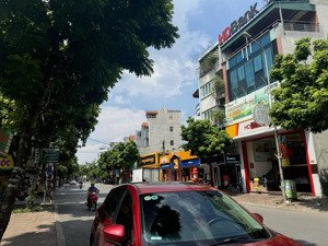 cho thuê tòa nhà 7 tầng (100m2 x 7) đường ngô xuân quảng, kinh doanh, văn phòng, đa ngành nghề