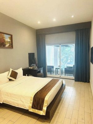 chính chủ cần bán khách sạn mặt tiền phường 1 tp vũng tàu vị trí đẹp gần biển bãi trước