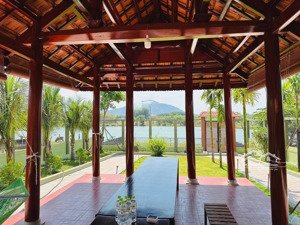 nhà vườn đường sỏi view hồ, đông dân cư có sẵn nhà