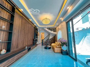 bán siêu phẩm 3 tầng mặt đường phương lưu - vạn mỹ
