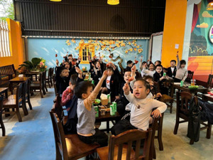 chia sẻ mặt bằng kinh doanh buổi sáng- trưa tại võ cường, bắc ninh. đã đầy đủ bàn ghế, decor