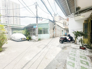 bán nhà 3 tầng, 2pn, 2wc, dt: 22m2, nở hậu, 2,5 tỷ. pháp lý đầy đủ chuẩn, công chứng nhanh.