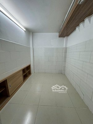 phòng máy lạnh, bao toàn bộ chi phí, 1 người ở. ngay đường hoàng diệu 2, spkt, đh ngân hàng