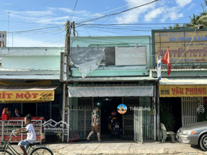 bán nhà mt thành phố tây ninh dt: 175m2 - ngay đường 30 tháng 4 - ctxd: 7 tấm - chỉ 5,5 tỷ tl