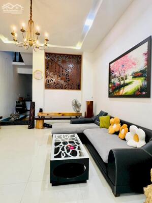 NHÀ MẶT TIỀN KINH DOANH PHẠM VĂN ĐỒNG: GIÁ 4.58 tỷ