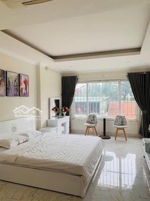 cho thuê chdv 1n1k phố ngô quyền hàm long, rộng 50m2 full đồ nội thất đẹp, thang máy, giá 8,5 triệu
