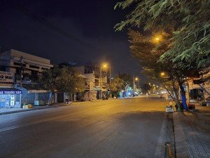 giá rẻ - mặt tiền đường huỳnh tấn phát - 65m - 2pn - có lề đường - sát bên chùa châu đốc 2