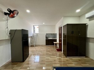 cho thuê căn hộ balcon 30m2 full nt siêu mới 3ng3xe ngay vòng xoay dân chủ, cc hado, toà viettel