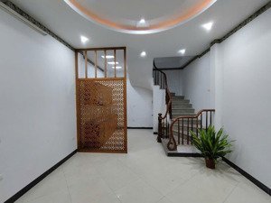 nhà 30*5 tầng ngõ 300 nguyễn xiển, ngay sau tòa eco dream, nhà cách đường 4 làn xe chỉ 10m