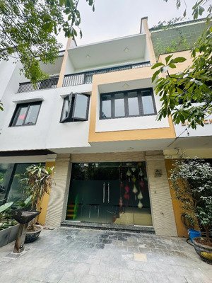 chính chủ gửi thuê nhà phố, full nội thất, 4 tầng, hướng nam , giá thuê 3x triệu/ tháng