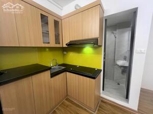 Bán tập thể Liễu Gia 60m2 chia 2 ngủ đẹp mới đúng như ảnh, sổ đỏ chính chủ