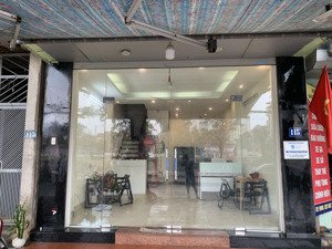 cc cho thuê tầng 1 mặt phố trần hòa, hoàng mai (gần cầu lủ)