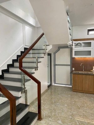 gần 3 tỷ có ngay nhà đẹp 4 tầng 40m2 ngõ phạm hữu điều, niệm nghĩa. phong thủy tốt