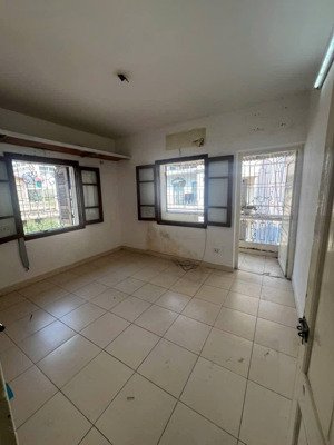 tập thể kim mã vạn bảo đội cấn lô góc 3 mặt thoáng sáng trung tâm tiện di chuyển ô tô qua.