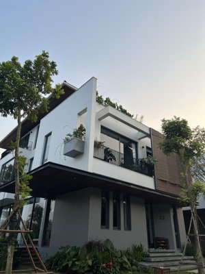 bán biệt thự xanh villas 2, 14,5 tỷ, 309m2, 6 pn, 5wc, view suối phong thuỷ tốt