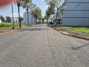 chính chủ bán lô đất nền thổ cư khu năm sao giá rẻ