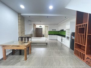 phòng trệt 5tr đủ nội thất ngay lê văn lương và trần thị liền