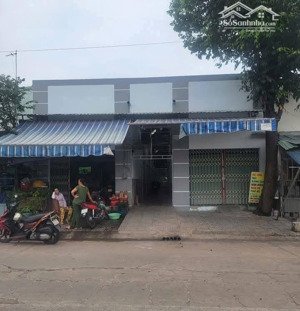 chính chủ cần bán cặp trọ ngay khu mp3 dt 300m2 shr nằm ngay đường nb8 đường bê tông thông tứ tung
