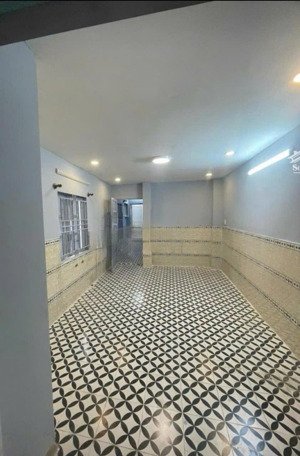 nhà nc - huỳnh văn bánh - 3,2x12m - 3pn 3wc - 15 triệu tl - gọi hằng 0906656852 xem nhà ngay