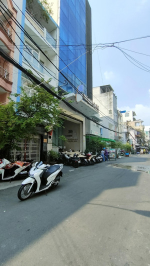 biệt thự cổ q4- otô vô nhà - 107m2 , ngang 7,5m- 3 lầu - khu hiếm nhà bán - chỉ 15 tỷ nhỉnh