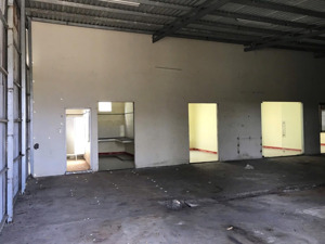 cho thuê nhà kho mt khu nại hiên đông sơn trà giá 25 triệu
dt 330m đương container rộng rãi !