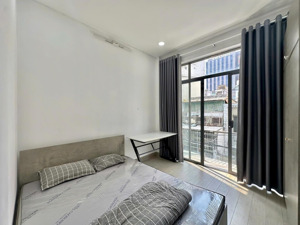 căn hộ 1 phòng ngủ balcony - full nội thất, siêu thoáng - khu vực trung tâm - giáp quận 1, quận 10