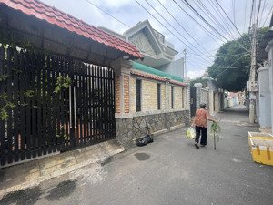 bán nhà c4 còn mới hẻm 25 nguyễn hữu cảnh - phường thắng nhất - vũng tàu