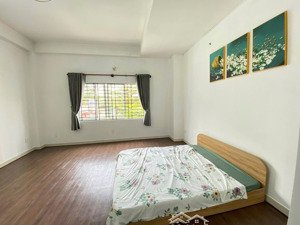 phòng trọ cửa sổ diện tích rộng, tách bếp, gần ueh cơ sở n, green river, đh văn hiến, full nt