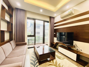 cho thuê căn hộ cao cấp 1n1k, 50m2 phố tô ngọc vân, full đồ, cách hồ tây 300m, giá 13,7 triệu/th