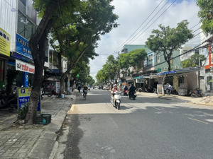 nhà mt đường 7m5 lề 4m lương nhữ hộc gần chợ
