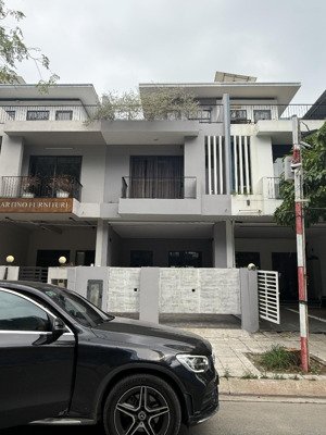 cho thuê nhà nguyên căn
khu dân cư thăng long home hưng phú
563 tô ngọc vân,phường tam phú,thủ đức