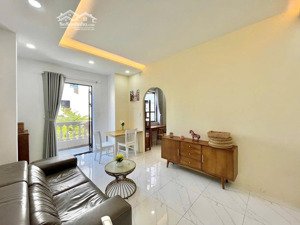 căn hộ 1 phòng ngủ rộng hơn 40m2 full nội thất, máy giặt riêng. gần emart phan huy ích