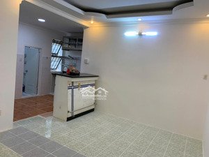 bán gấp chcc nhiêu tứ ,52m2 , 2pn 1wc , giá 3,1 tỷ đã có sổ nhà mới
