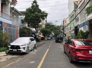 cho thuê nhà 2 tầng lô kề góc ngã 4 nguyễn hữu huân với ngô đức kế. 100m2. giá 18 triệu/tháng