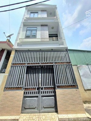 nhà thuê nguyên căn 3 tầng tại hẻm 481trường chinh p14 tân bình. thông ra khu bàu cát .gía 16 triệu