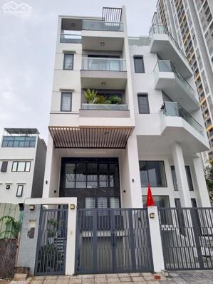 Cần cho thuê nhà phố nguyên căn mặt tiền đào trí 4 tầng nhà mới đẹp,4pn,5wc,ở liền 38tr tl