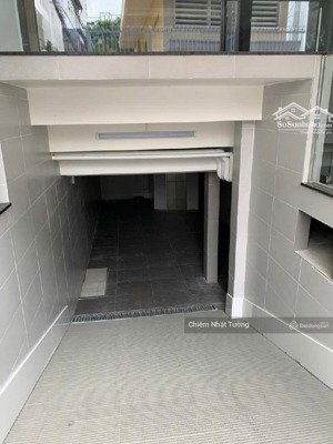 nhà căn hộ dịch vụ,6 tầng,thang máy, sẵn dòng tiền,55tr/th