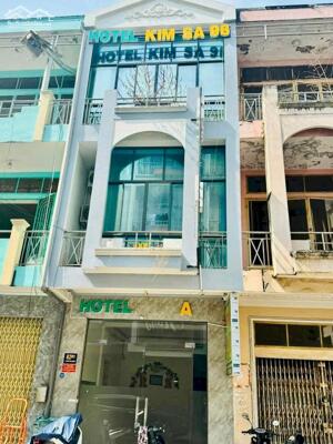Cần Cho Thuê Nhà 2 lầu 10 phòng ngủ kế Trung tâm thương mại cái khế Cần Thơ