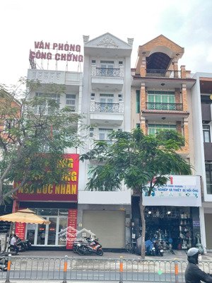 2 mặt tiền trước sau lý thường kiệt - nhà mới xây có thang máy.