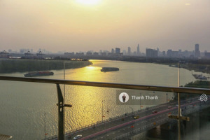 giá tốt anh chị ơi, chỉ 40 triệu/tháng, thuê ngay 2 phòng ngủ đảo kim cương, tầng trung, view sông