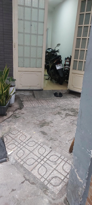 cần bán gấp nhà còn mới 1l gần bv tân phú, đh văn hiến 2.8ty.