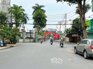 chỉ 15.5 tỷ có chdv 7 lầu hxh dương quảng hàm 110m2 ngang 4m tn 90tr 23pn sát đh văn lang.