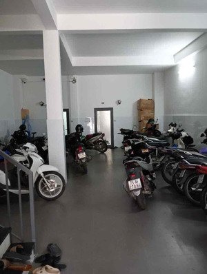đầu tư siêu lợi nhuận.doanh thu khủng 50treu/tháng.dien tích 175m với 18 phòng